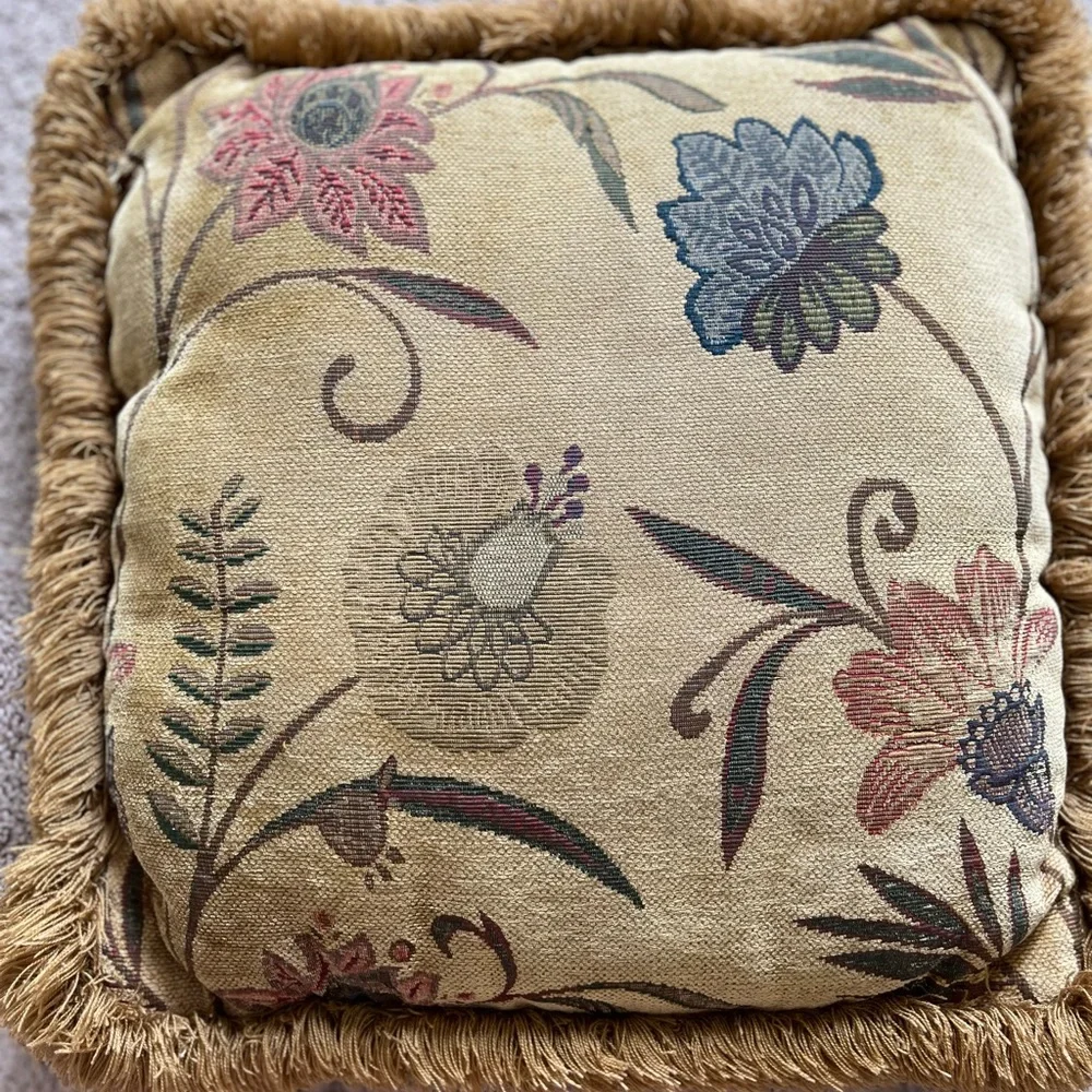 BORGATA decorative accent throw pillow 18”*18”